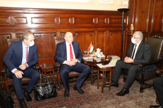 وزير الزراعة يبحث مع سفير بيلاروسيا  التعاون الزراعي ونقل تكنولوجيا صناعة الجرارات  