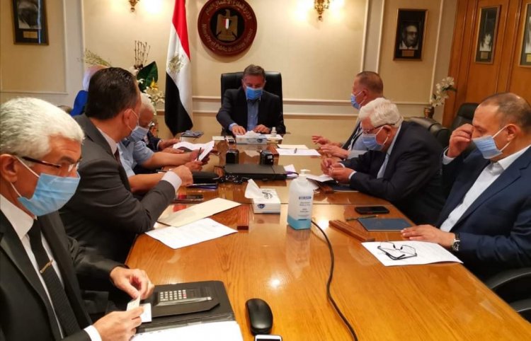 "قطاع الأعمال" يبحث مع "اتحاد المستثمرين" فرص التعاون وسبل زيادة الصادارات