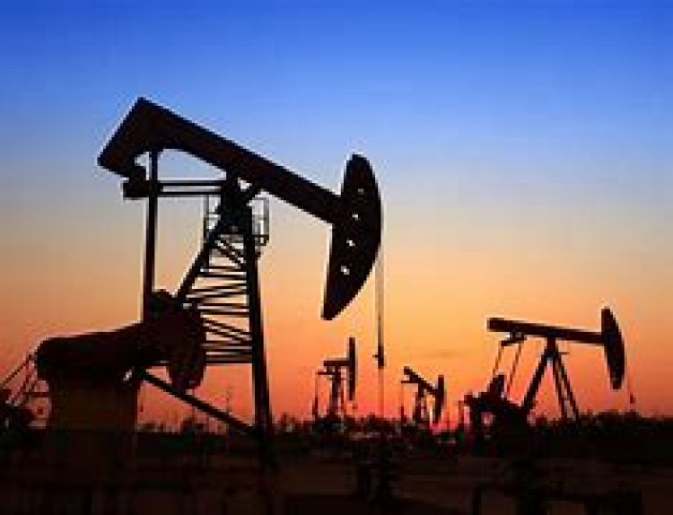 إصابة ترامب تهوي بأسعار النفط ..والخام الأمريكي يخسر 7.9 % في أسبوع 