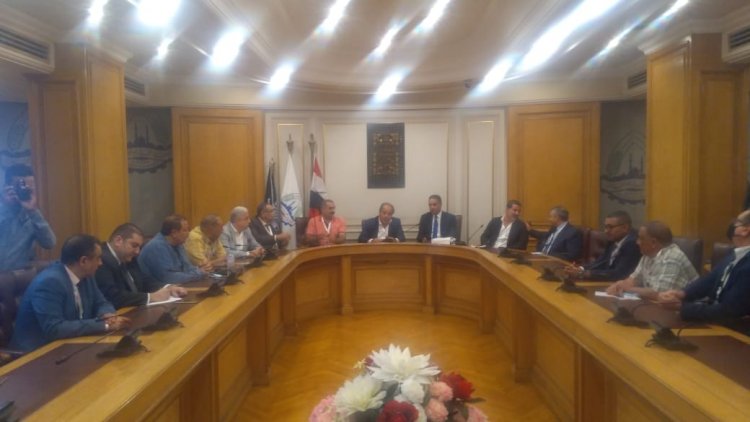 " النجار" رئيسًا للشعبة العامة للمستوردين  ، وبيومي و السويدي  " نائبان أول وثانٍ و"رستم  " سكرتيرًا عامًا  