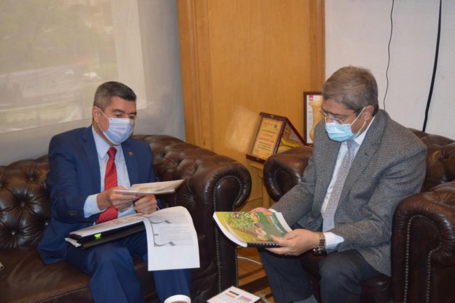 مباحثات بين اتحاد الغرف التجارية وسفارة فنزويلا لزيادة حجم التبادل التجاري والاستثماري