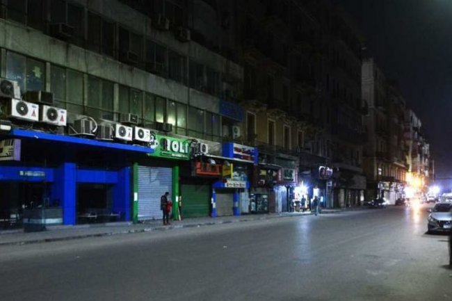ملف - هل حان وقت تنظيم عمل المحال التجارية؟