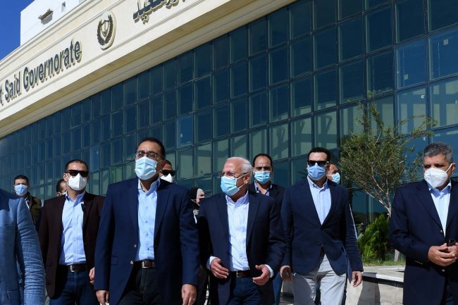 رئيس الوزراء يتابع موقف التصالح في مخالفات البناء ببورسعيد