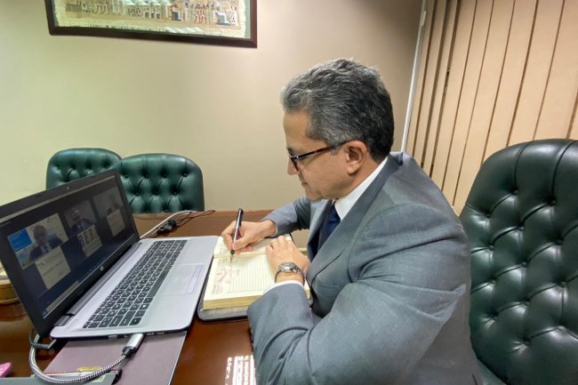 "وزير السياحة "  400 ألف سائح  زار مصر منذ أول يوليو  