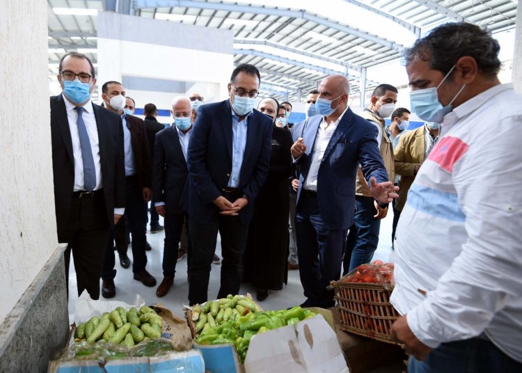 رئيس الوزراء يتفقد سوق الخضار الجديد ببورسعيد