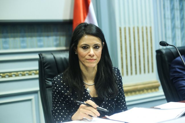 "المشاط" تشيد بجهود البنك الأوروبي لإعادة الإعمار لدعم التوسع في الطاقة المتجددة 