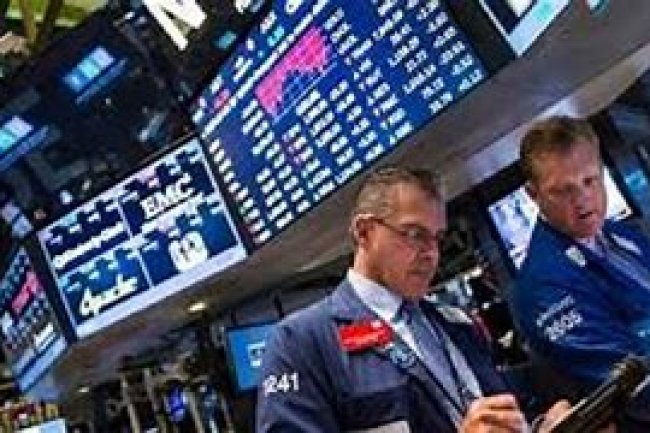 الأسهم الأمريكية تسجل خسائر اسبوعية لعدم اليقين بشأن حزمة التحفيز الإقتصادية