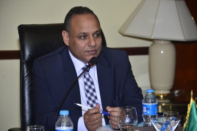 "البحث العلمي" و"العلوم الطبية الانجليزية" ناقشا دور البحث العلمي في تطوير نظم الرعاية الصحية