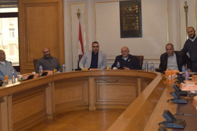 "العبد" رئيساً شرفيا و"ياسين" لمجلس إدارة شعبة أصحاب المقالي وتجار المسليات بغرفة القاهرة 