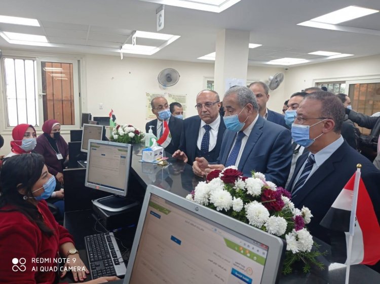 "المصيلحي"  يتفقد العديد من المنشأت التموينية الهامة بالإسكندرية