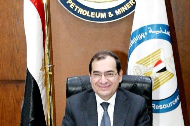 توقيع 12 إتفاقية للبحث عن البترول والغاز بالبحرين المتوسط والأحمر باستثمارات 1.4 مليار دولار