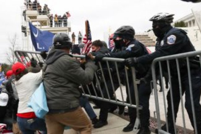 رويترز ..ولاية فرجينيا تدفع بالحرس الوطنى إلى العاصمة واشنطن