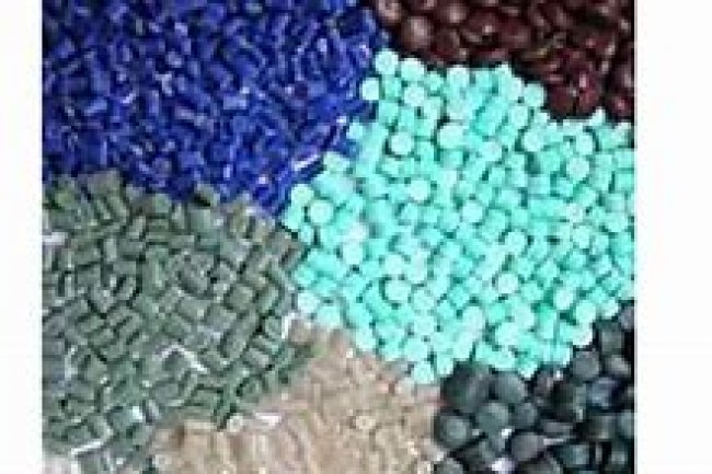 جنون خامات "البلاستيك" يربك مصانع الإنتاج  