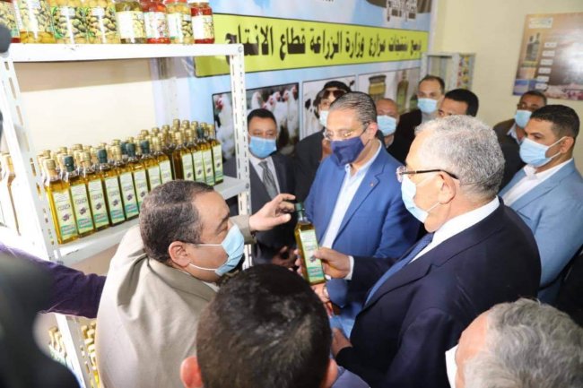 وزير الزراعة ومحافظ الفيوم يتفقدان مزرعة كوم أوشيم