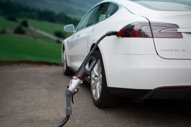 وزيرا قطاع الاعمال والتنمية المحلية يبحثان الاماكن المقترحة لمحطات شحن السيارات الكهربائية