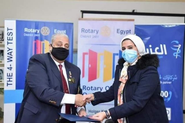 «صيدليات العزبي» تقدم مبادرتين لخدمة ذوي الاحتياجات الخاصة بالتعاون روتاري مصر