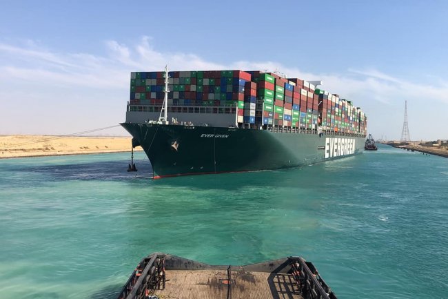 "الغرف التجارية": انهاء أزمة جنوح سفينة قناة السويس رسالة تطمئن العالم علي قدرة مصر في نقل احتياجاته 