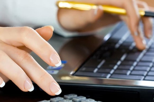 إقبال من صغار الممولين بالمحافظات علي فرق «الدعم الفنى المتنقلة» لتسجيل إقراراتهم إلكترونيًا