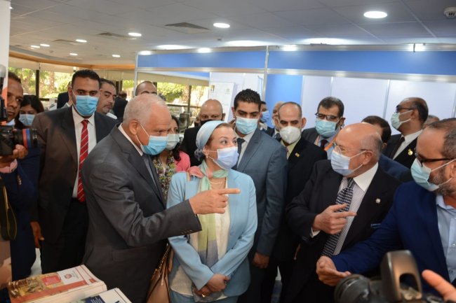 "وزيرة البيئة" دمج معايير مصرية للاستدامة البيئية فى مشروعات الخطة الاستثماري للدولة للمرة  الأولي 