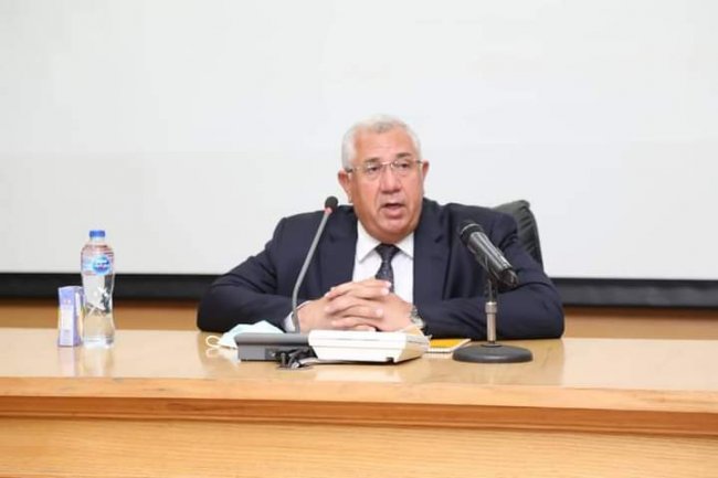 «القصير»  يتفقد معمل ابحاث وتطوير النخيل ويوجه بزيادة انتاج الشتلات لخدمة المشروعات القومية