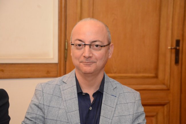 «فوزي» : أتوقع سد الفجوة بين إنتاج وإستهلاك السكر خلال عامين 