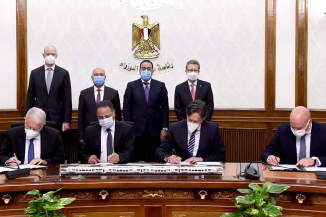 توقيع عقد تصميم  وصيانة تمويل الخط الأول من شبكة القطار الكهربائي السريع  بطول 660 كم