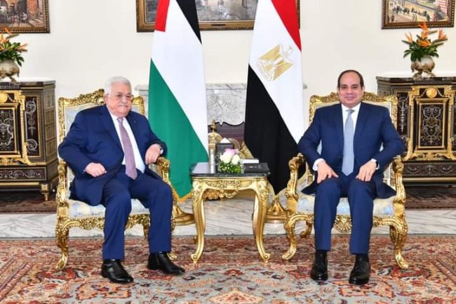 السيسي يبحث مع الرئيس الفلسطيني آخر مستجدات القضية الفلسطينية وعملية السلام في الشرق الأوسط
