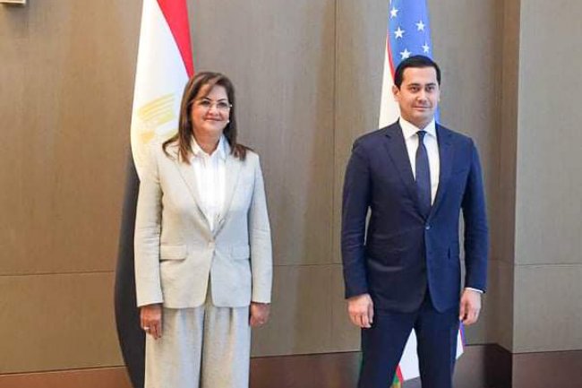 وزيرة التخطيط  تلتقي نائب رئيس الوزراء ووزير الاستثمار  بأوزباكستان