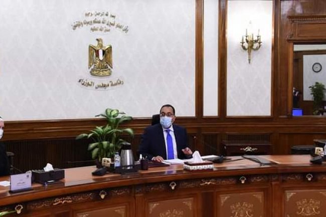 مدبولى يستعرض مقترحاً لإنشاء مركز لتصنيع السيارات شرق بورسعيد