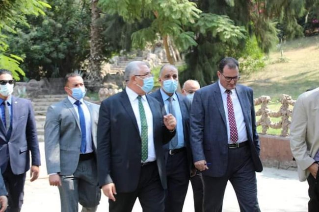 القصير يتفقد حديقة الأسماك ويؤكد على تطويرها والحفاظ على طابعها الاثري