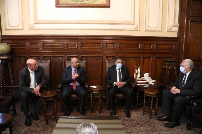 وزير الزراعة يبحث مع أمين عام وزارة الزراعة الأردني آفاق التعاون بين البلدين