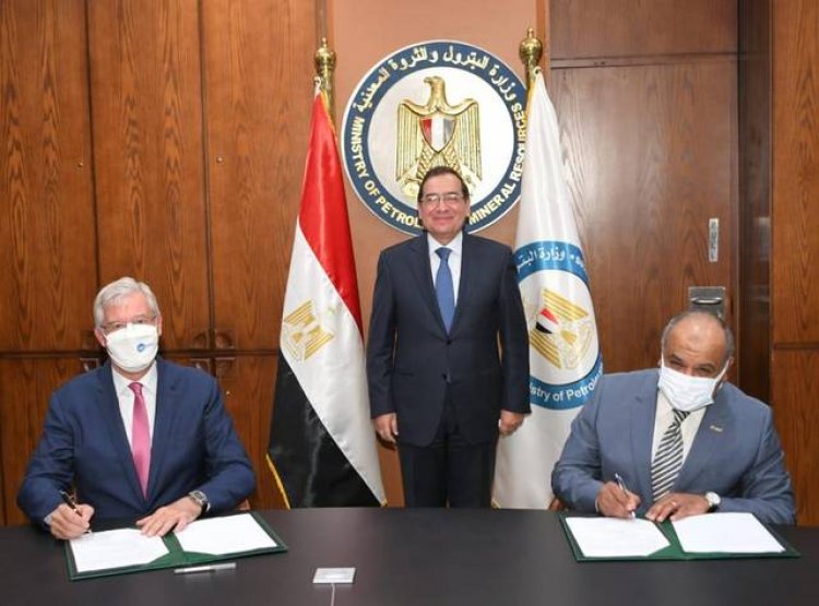  توقيع مذكرة تفاهم بين «إنبي » و «تكنيب الإيطالية » في مشروعات تحول الطاقة
