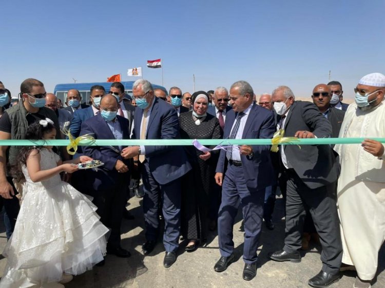 القصير يصل إلى محافظة الوادي الجديد للمشاركة في مهرجان التمور 