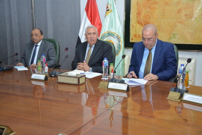 وزراء الزراعة والتنمية المحلية والإسكان يتابعون ملفات التعاون المشترك  لإزالة التعديات على الأراضى الزراعية