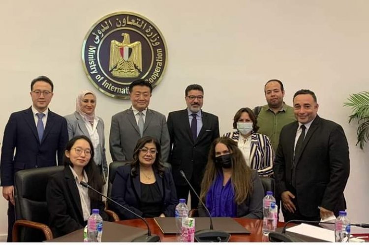 «المشاط» تبحث مع البنك الكوري للتصدير مستجدات المشروعات المشتركة