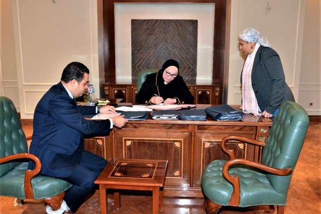 "جامع" تستعرض ترتيبات انتقال موظفي الوزارة  للعاصمة الإدارية