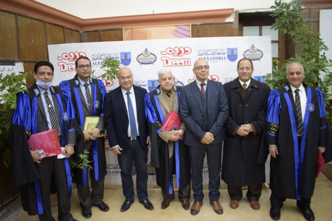 العلميه للصناعات الغذائيه : تسليم جوائز البحث العلمي بزراعة الإسكندرية