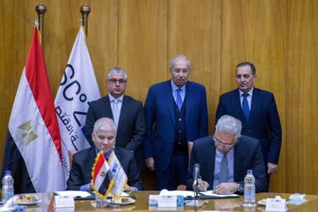 بإستثمارات 2,6 مليار دولار توقيع عقد إنشاء مجمع «العالمية للميثانول» بالسخنة 