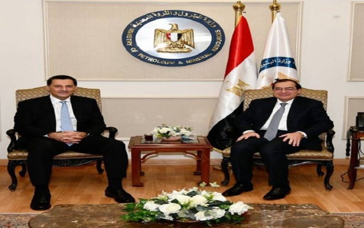«الملا» يبحث مع «إنرجين العالمية» زيادة إنتاج الغاز من مناطق عملها بمصر