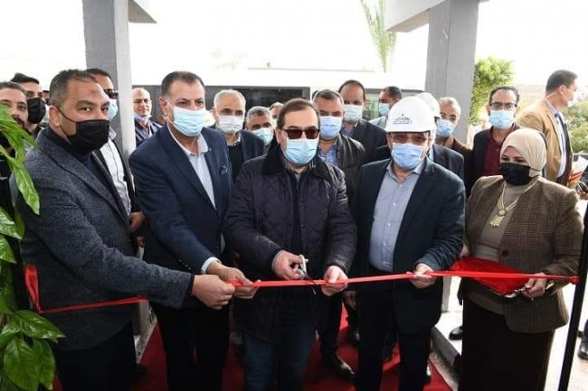 «الملا» يفتتح غرفة التحكم الرئيسية لشبكة خطوط أنابيب البترول بالسويس والقناة