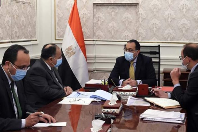 «مدبولى»يناقش مطالب رؤساء وممثلي المجالس التصديرية