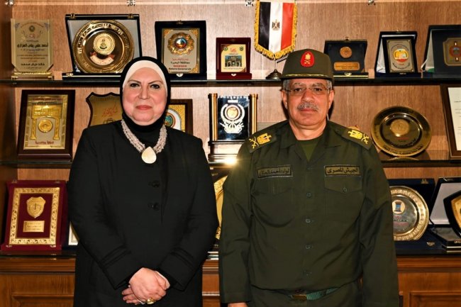 وزيرة الصناعة تبحث مع نائب رئيس الهيئة الهندسية مخطط انشاء منطقة صناعية بمشروع مشارف