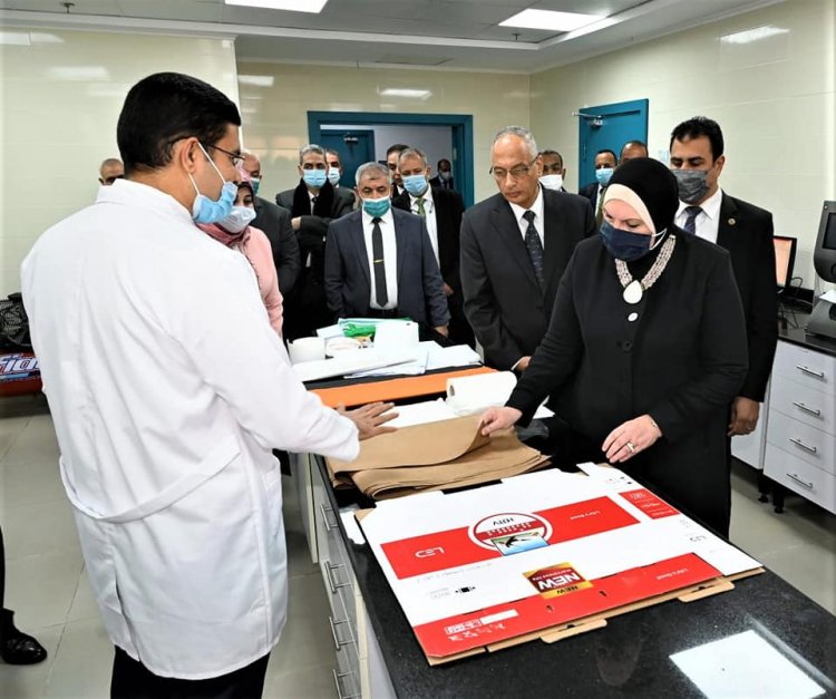 "الصناعة" تفتتح المبنى الجديد لمعامل الفحص بهيئة الرقابة على الصادرات والواردات بميناء الدخيلة بالاسكندرية