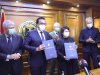 وزير التعليم العالي يوقع العقد الاستشاري للرسومات الهندسية لحرم الجامعة الفرنسية الجديد في مصر