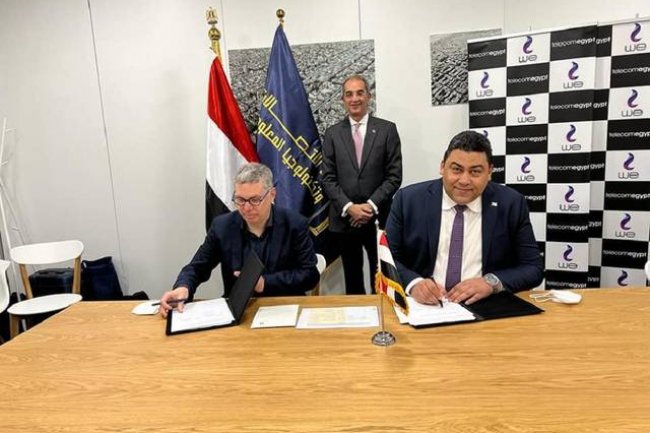 توقيع اتفاقية بين «المصرية للإتصالات» و «أفريكس تيليكوم»  بشأن الكابل البحري ميدوسا 