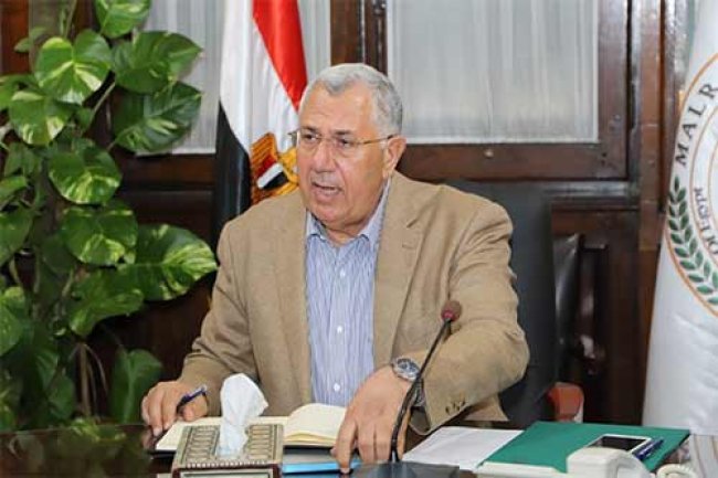 وزير الزراعة يبحث مع قيادات الوزارة ضخ السلع والمنتجات للمواطنين بأسعار مخفضة استعدادا لشهر رمضان