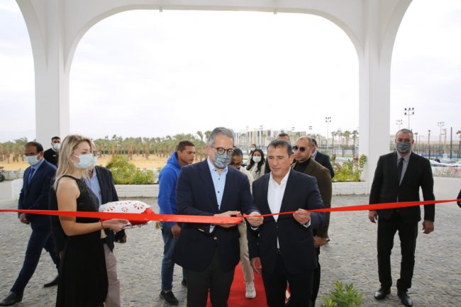وزير السياحة يفتتح أكبر منتجع سياحي في العين السخنة باستثمارات 250 مليون جنيه 