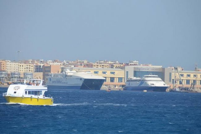 إعادة فتح ميناء الغردقة البحري واستئناف الحركة الملاحية 