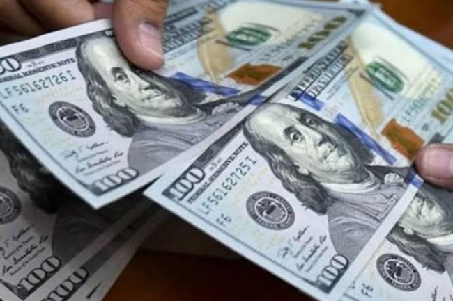 عودة أسعار الدولار للارتفاع مرة أخرى بالبنوك
