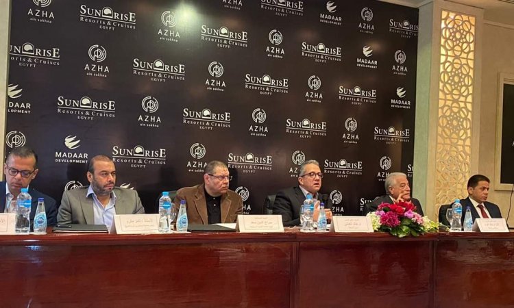 "العنانى" يعقد اجتماعا للوقوف على نسب الانجاز في المشروعات السياحية الغير مكتملة بشرم الشيخ ونبق 